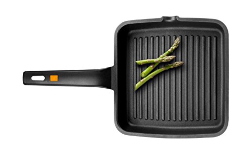 BRA Efficient - Grill Asador con Rayas, Aluminio Fundido con Antiadherente Platinum Plus, Apto para Todo Tipo de Cocinas Incluido Inducción, Libre de PFOA, Negro, 28 x 28 cm