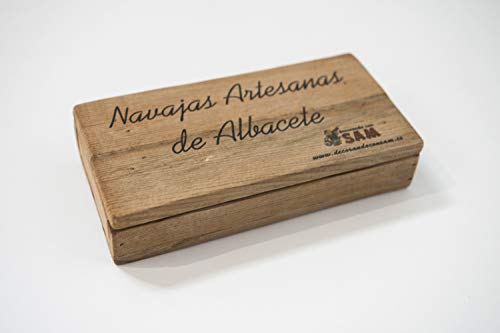 DECORANDO CON SAM Navaja de Albacete Hecha a Mano Modelo Teja Olivo, Incluye Estuche de Madera, Hoja de 6,5cm. Incluye Imán de Madera Personalizable de Regalo.