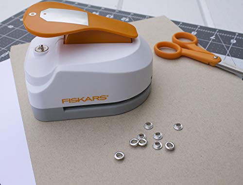 Fiskars Perforadora de etiquetas 3 en 1- Sencilla, para etiquetas (5 x 7.5 cm), con 20 ojetes, Acero de calidad/Plástico, Blanco/Naranja, 1016266