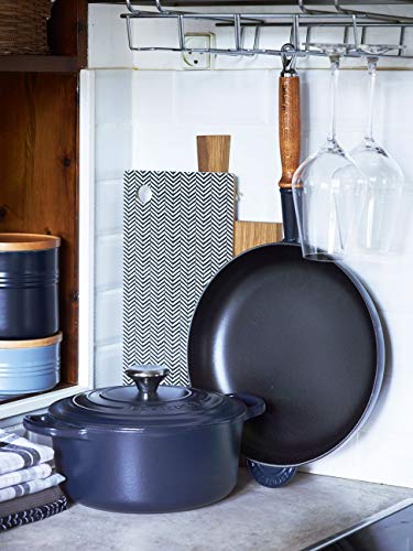 Le Creuset Sartén de hierro fundido con mango de madera, Redonda, diametro 28 cm, Apto para todas las fuentes de calor, incluso inducción, Negro mate