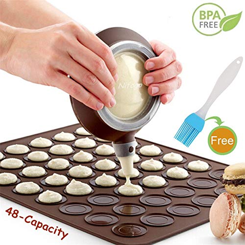 Macaron Molde - 48 Capacidad Macaron Silicone Baking Mat y decorating Pen Icing Tips con 4 boquillas (Café+Cepillo)