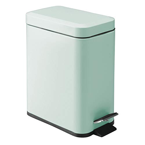 mDesign Cubo de Basura Rectangular con Capacidad de 5 litros – Compacto contenedor de residuos con cubeta Interior para Oficina, baño o Dormitorio – Moderna Papelera de Metal y plástico – Verde Menta