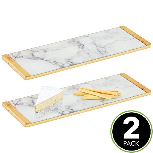 mDesign Juego de 2 bandejas decorativas con diseño marmolado – Bandeja rectangular para cocina, baño y oficina – Organizador de cocina para desayuno y tapas en bambú y cristal – blanco, gris y bambú