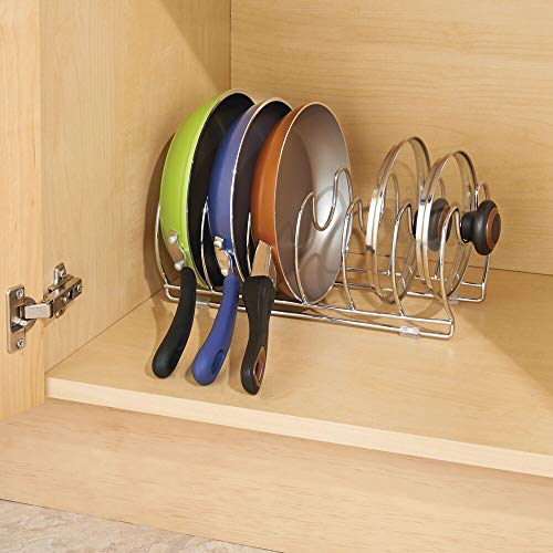 mDesign Organizador de sartenes y tapaderas – Soporte de metal cromado con 6 compartimentos para sartenes y tapas de ollas – Organizador de cajones y armarios de cocina