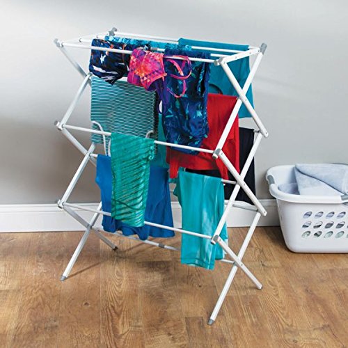 mDesign Tendedero extensible – Colgador de ropa con tres alturas – Tendedero plegable para la lavandería y para salas pequeñas – De metal resistente con barras de plástico – Blanco