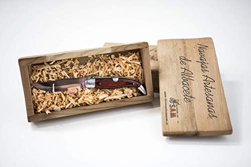 Navaja de Albacete Hecha a Mano Modelo Teja Madera Roja Grande Sam, Incluye Estuche de Madera, Hoja de 8,5cm. Incluye Imán de Madera Personalizable de Regalo.