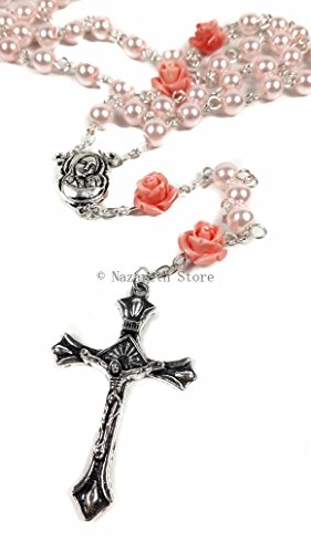 Nazareth Store Collar de Rosario con Cuentas de Perlas Rosadas Católicas Nuestra Rosa, Medalla de Tierra Santa y Cruz