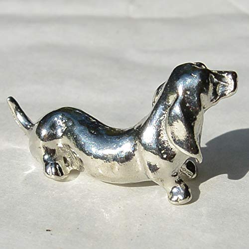 Pequeña Figura Perro Salchicha. Hecho a Mano por William Sturt en Francia