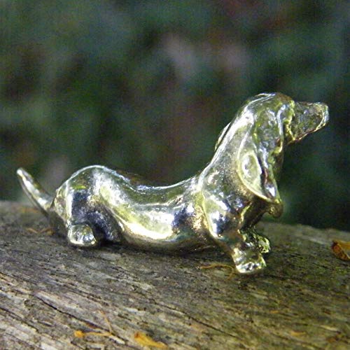 Pequeña Figura Perro Salchicha. Hecho a Mano por William Sturt en Francia