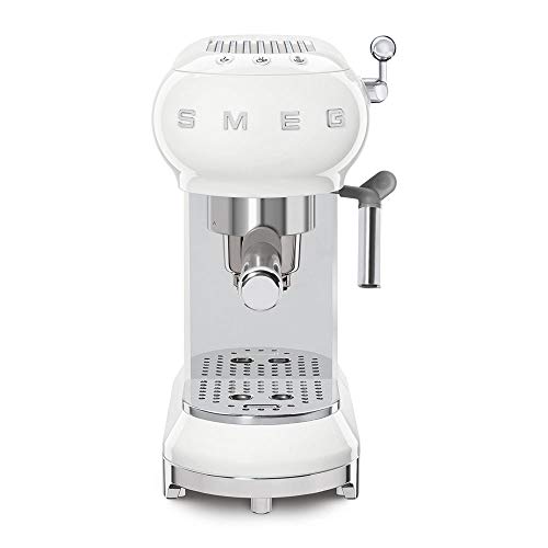 Smeg ECF01BLUK - Máquina de café espresso con bomba tradicional, sistema de capuchino ajustable blanco