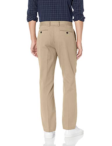 Amazon Essentials – Pantalón chino sin pinzas en la parte delantera, resistente a las arrugas, de corte recto para hombre, Marrón (Khaki), 32W x 34L