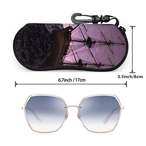 AOOEDM Estuche para gafas suave con mosquetón, Estuche portátil para gafas de sol Vela Barco viejo Pirates Storm