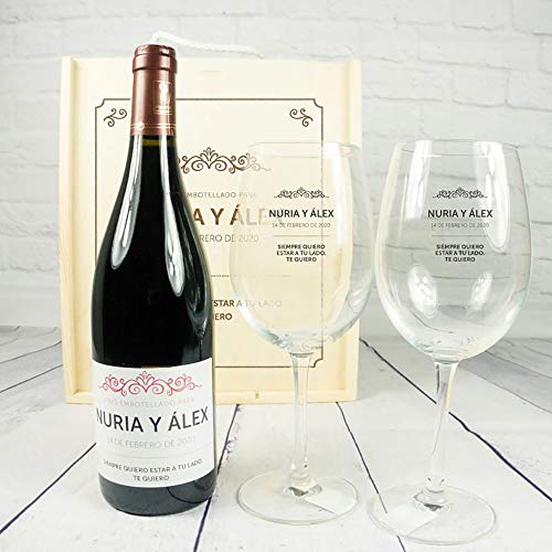 Calledelregalo Regalo Personalizado para Parejas: Kit con Botella de Vino + Copas de Vino + Caja de Madera, Todo ello Personalizable con Nombres, Fecha y dedicatoria