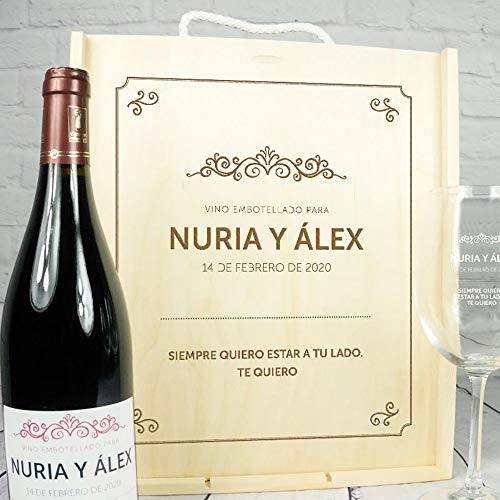 Calledelregalo Regalo Personalizado para Parejas: Kit con Botella de Vino + Copas de Vino + Caja de Madera, Todo ello Personalizable con Nombres, Fecha y dedicatoria