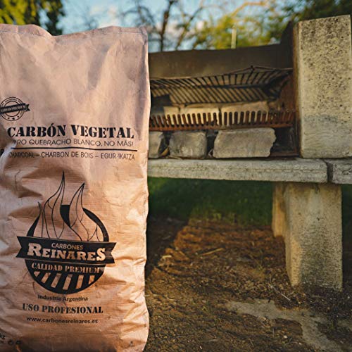 Carbon Vegetal Barbacoa Natural sin Humo carbones para barbacoas de Quebracho Blanco Argentino Alto Poder calorifico White Edition (Carbón Vegetal, 1 Saco + Caja 32 Encendedores)