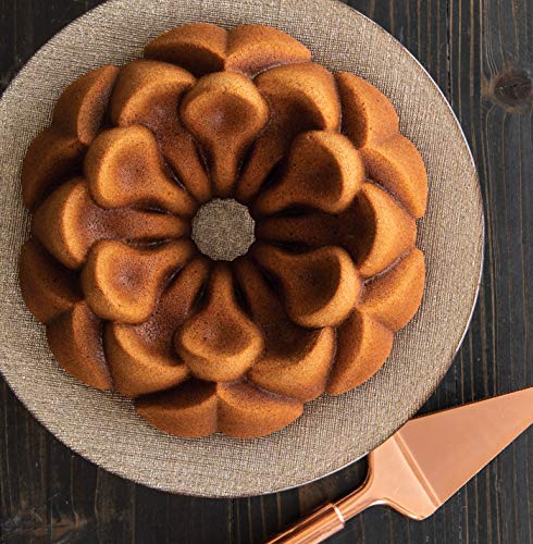 Forma Magnolia Bundt da Nordic Ware - Castanho