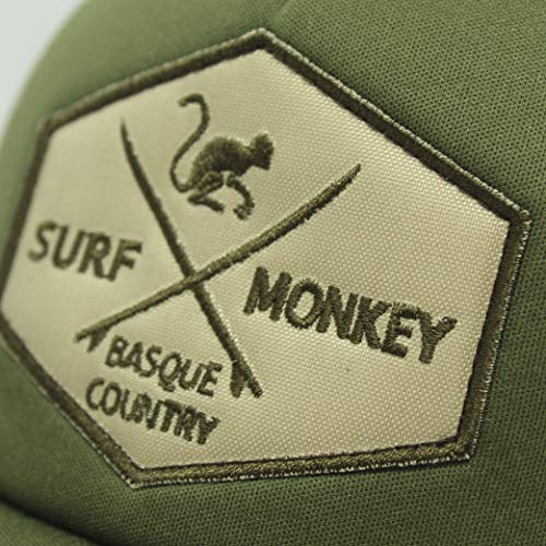 Gorra Tipo Trucker - Visera curvada - talla única - Gorra ajustable Snapback - Parche bordado Surf Monkey - Diseño de 5 paneles con espuma - Envío Gratis - Surfing the Basque Country (Oliva / Negro)