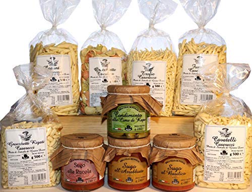 Gran Despensa. Productos típicos italianos de la región de Puglia. Pasta casera hecha de sémola de trigo duro en varios formatos. Salsas listas y aderezos con nabo