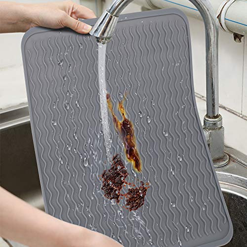 hicoosee Escurreplatos de Silicona Gris 40x30CM con Cepillo de Limpieza Alfombrilla Antideslizante Resistente al Calor para Vajilla, Verduras, Frutas