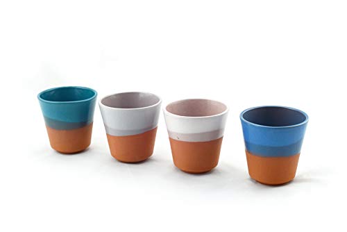 Hostelnovo - Juego de 4 Vasos para Agua, café o Cualquier Tipo de Bebida - Fabricado en España y Pintado a Mano - Cerámica Natural - 4 Colores : Azul, Verde Turquesa, Gris y Blanco - 250 ml