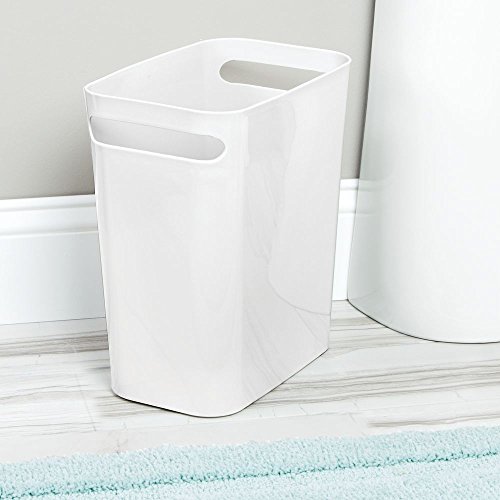 iDesign Cubo de basura con asas, papelera pequeña de plástico con capacidad para 9,5 litros, moderna papelera de cocina, baño y oficina, blanco