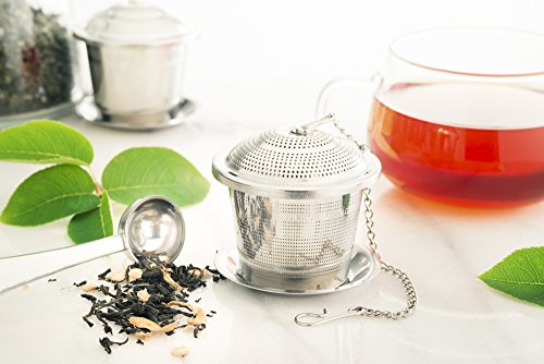 Infusor de Té suelto (Juego de 2) de Apace - con Cuchara de Té y Bandeja de Goteo – Bola infusora, Colador y Filtro de Acero inoxidable ultra fino para una Experiencia de Té o Infusión superior (Plata, Medio)