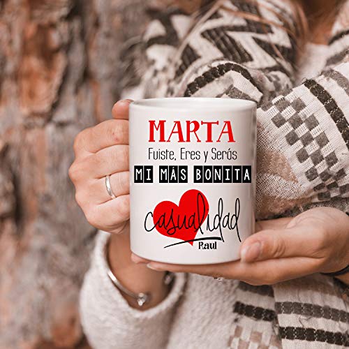 Kembilove Taza de Café Pareja – Taza de Desayuno Eres mi mas Bonita Casualidad Rojo con Nombre Personalizado – Taza de Café y Té para Enamorados – Tazas para Parejas de 350 ml San Valentín