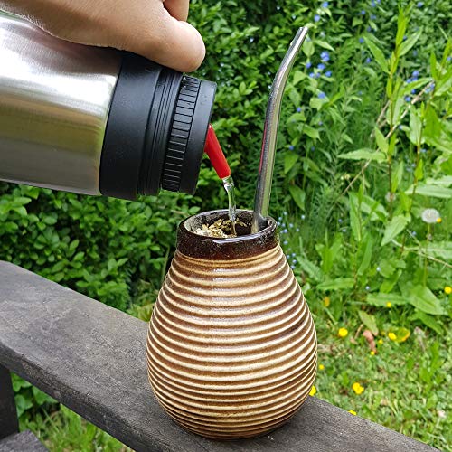 Kit Yerba Mate - Taza, Bombilla y Termo - Vaso de Cerámica, Pajita Acero Inoxidable con Filtro y Termo Anti Salpicaderos de 1 L de Capacidad - Conjunto Reutilizable para Mate Argentino - Marrón