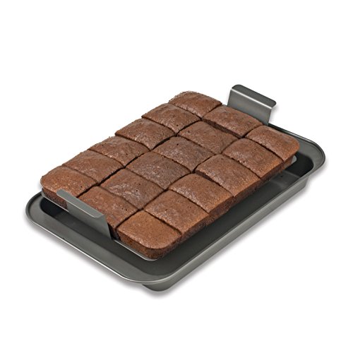 Kitchencraft Chicago metálico profesional antiadherente Brownie lata con separadores y sueltos base, 23 x 33 cm (9 "x 13"), color gris