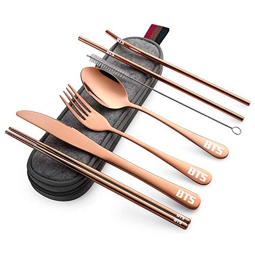 KPOP BTS Travel Camping Cutlery Set - Juego de Utensilios de Almuerzo portátiles con Caja y Paja, pajilla Recta, Cuchillo, Tenedor, Cuchara, Palillos, Cepillo de Limpieza 8 Piezas (Rose Gold)