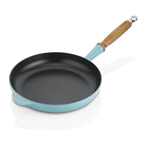 LE CREUSET Sartén con Mango de Madera, Redonda, Apto para Todas Las Fuentes de Calor, Incl. inducción, Hierro Fundido, Azul(Caribe), 28.0 cm