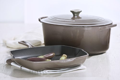 LE CREUSET Skillet – Sartén Parrilla (Cuadrada, 26 x 26 cm, Hierro Fundido, Nuez moscada, 26 cm