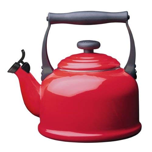 LE CREUSET Tradition Tetera, Acero esmaltado/Mango fenólico, Rojo (Cereza), 2,1 L