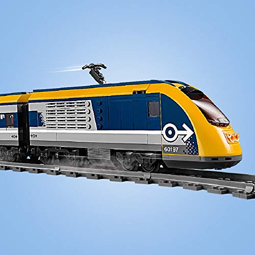 LEGO City - Tren De Pasajeros, Maqueta de Juguete Ferroviario con Control Remoto por Bluetooth, Incluye Minifigura del Maquinista y Varios Pasajeros (60197)