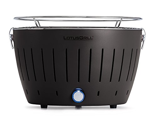 LotusGrill - Barbacoa con conexión USB, 1 carbón de haya de 1 kg, 1 pasta de combustión de 200 ml, 1 pinzas de salchicha rojo fuego y 1 bolsa de transporte - la barbacoa de carbón vegetal sin humo, gris