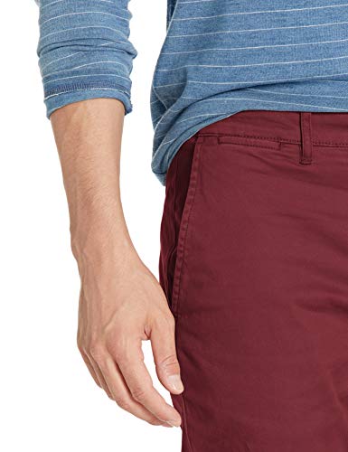 Marca Amazon – Goodthreads – «El pantalón chino perfecto»; pantalón chino de corte entallado, lavado, cómodo y elástico para hombre, granate, 32W / 30L