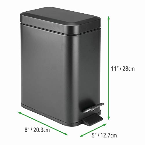 mDesign Cubo de basura rectangular – 5 litros – Compacto contenedor de residuos con cubeta interior para oficina, baño o dormitorio – Moderna papelera de metal y plástico – negro