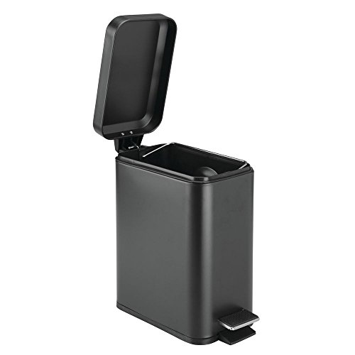 mDesign Cubo de basura rectangular – 5 litros – Compacto contenedor de residuos con cubeta interior para oficina, baño o dormitorio – Moderna papelera de metal y plástico – negro