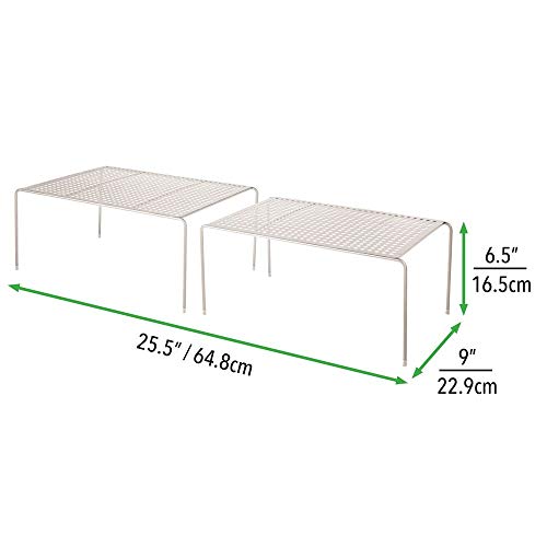 mDesign Juego de 4 estanterías metálicas para armarios de Cocina – Estante para vajilla de Metal – Amplía la Superficie de Apoyo – Baldas de Cocina Antideslizantes y Extensibles – Plateado Mate