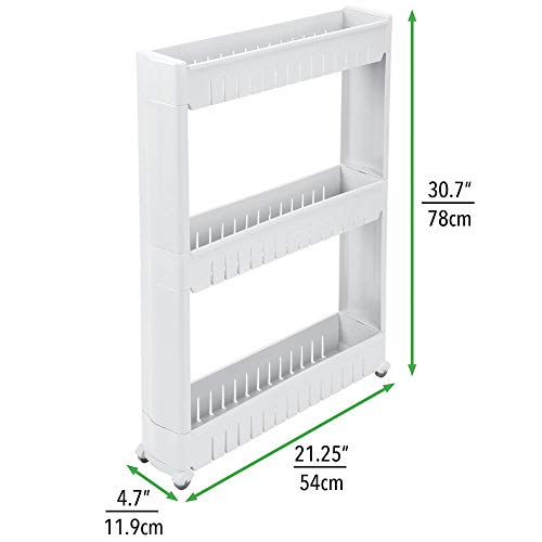 mDesign Mueble auxiliar para lavadero – Compacta estantería con ruedas para guardar detergentes, quitamanchas, etc. – Práctico carro de lavandería de plástico con 3 amplios estantes – blanco