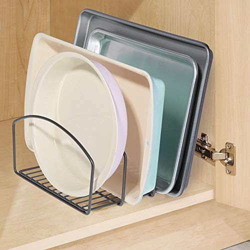 mDesign Organizador de cocina – Bandeja organizadora con 3 apartados para poner orden en la cocina – Rejilla de metal para tablas de cortar, moldes de hornear, etc. – color grafito