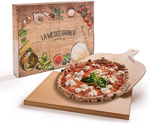 Mediterranea Piedra refractaria para pizza de horno con pala para pizza de madera, apta para todos los tipos de horno, incluye un delantal de cocina, un recetario y un cepillo limpiador.