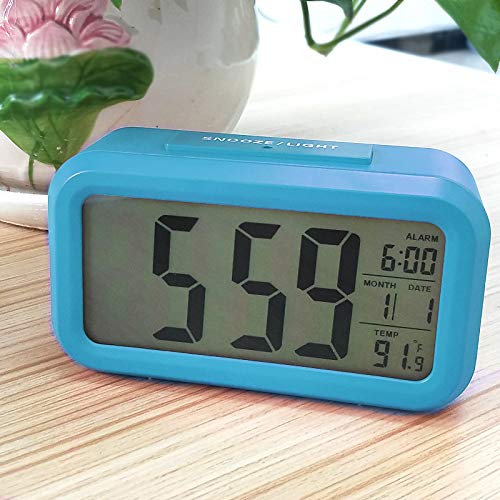 OurLeeme Reloj de Alarma Digital, batería Batería de Noche Pantalla LCD Sensor de luz Reloj de Alarma con función de Despertador Activado Luz Nocturna (Batería no incluida) (Azul)