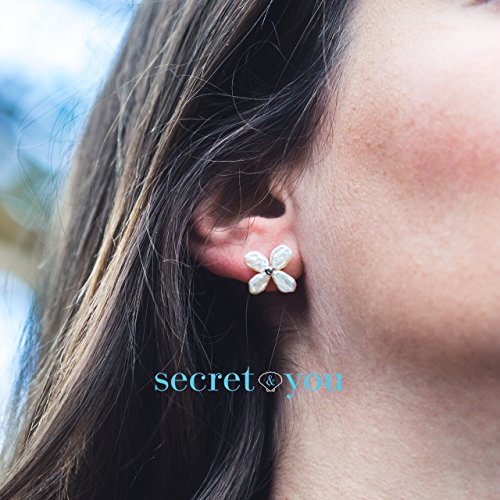 Pendientes de Perlas Keshi en forma de Flor SECRET & YOU - Perla Cultivada de Agua Dulce de 4 a 5 mm y Plata de Ley de 925 Milésimas