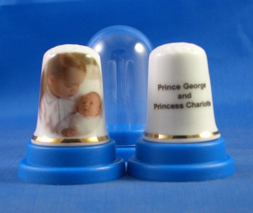 Porcelana coleccionable dedal príncipe George y princesa Charlotte