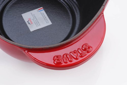 STAUB Heart Cocotte con Forma de corazón, Hierro Fundido, Rojo Cereza, 20 cm