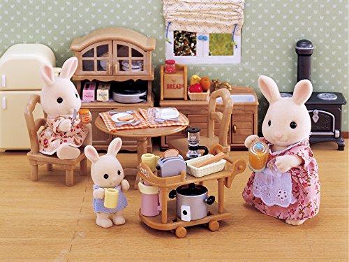 SYLVANIAN FAMILIES Children's Bedroom Furniture Mini muñecas y Accesorios, (Epoch para Imaginar 4254) + Animales Set Utensilios para Cocina (Epoch para Imaginar 5090)