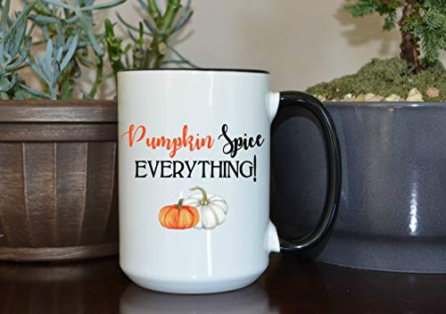 Taza de especias de calabaza, especias, café, calabaza, especias, decoración otoñal, decoración de calabaza