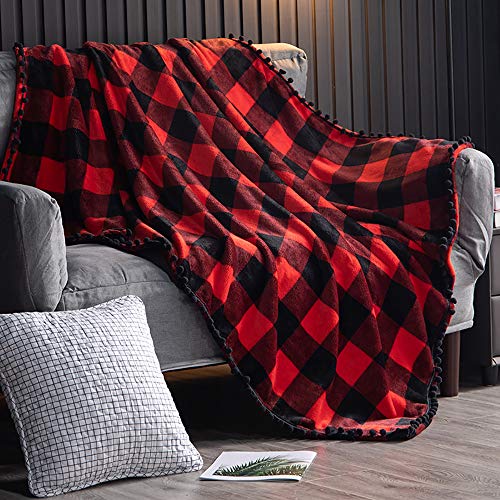 TEALP Manta Polar con Flecos de Pompones | Buffalo Plaid Manta de Franela roja y Negra a Cuadros para el sofá Cama Apta para Todas Las Estaciones (130 x 150 cm)