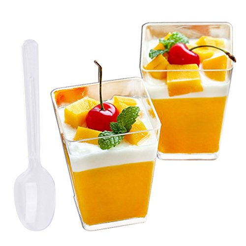 Tosnail - Juego de 100 vasos de postre de plástico transparente con 100 cucharas de plástico, 150 ml, ideal para eventos y fiestas